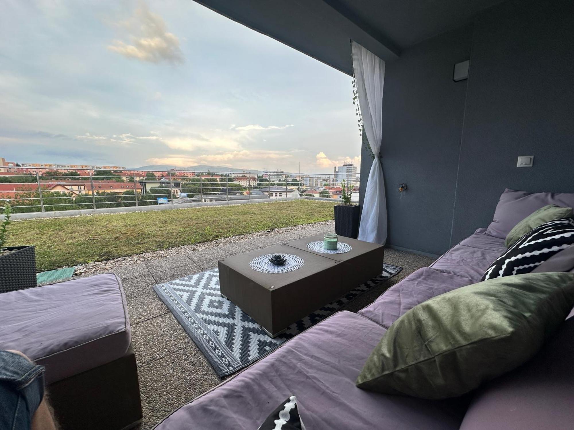 Panorama Apartments Prešov Buitenkant foto
